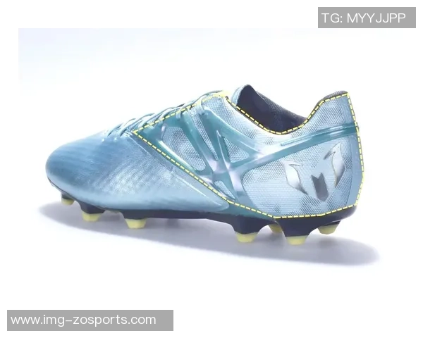 选择合适的足球鞋避免穿挤脚的困扰提升运动表现与舒适度的技巧分享