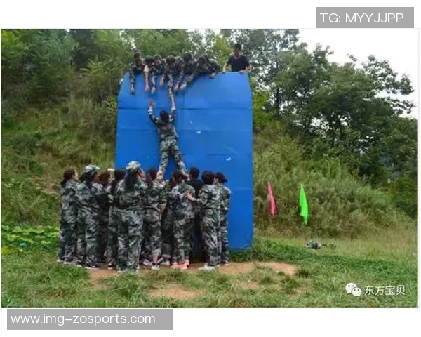 飓风足球队勇夺冠军展现团队精神与拼搏意志的辉煌历程